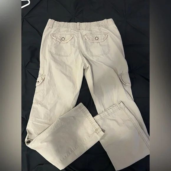 Converse Light Beige Cargo Shorts with Button Tabs - Picture 2 of 3